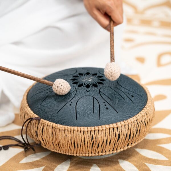 Meinl Sonic Energy Steel Tongue Drum 10″ Ø25cm Medium Octave Do Minore 432 Hz Navy Blue MOSTD2NB